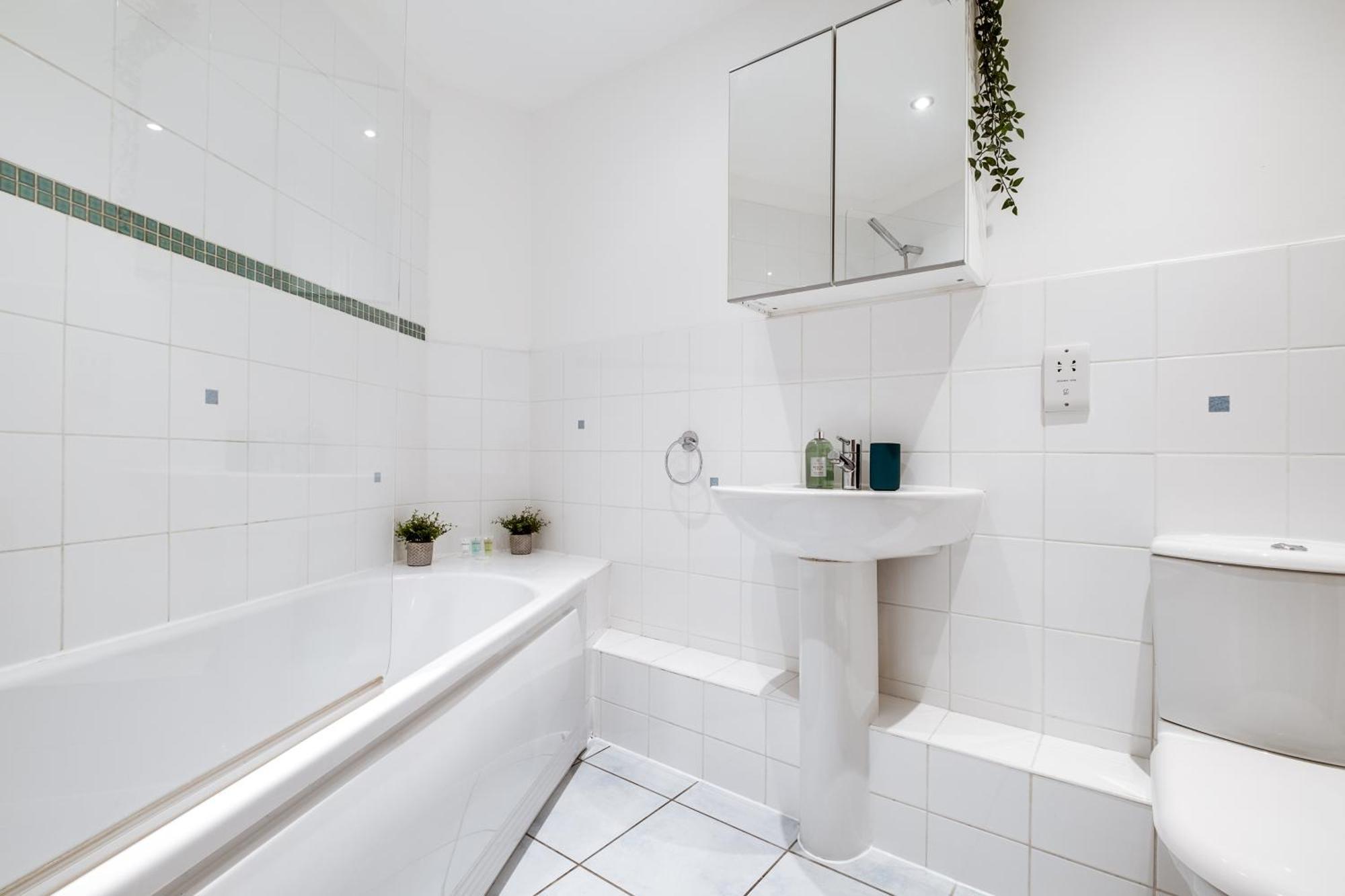 Pluxa Globe - Spacious Apartment In Jq With Parking Birmingham Buitenkant foto